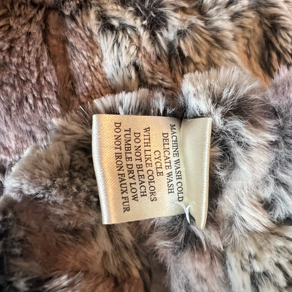 Dylan faux fur vest